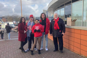 PvdA Barendrecht op de markt op het gemeentehuisplein