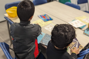 Schriftelijke vragen inzake brugfunctionarissen op scholen